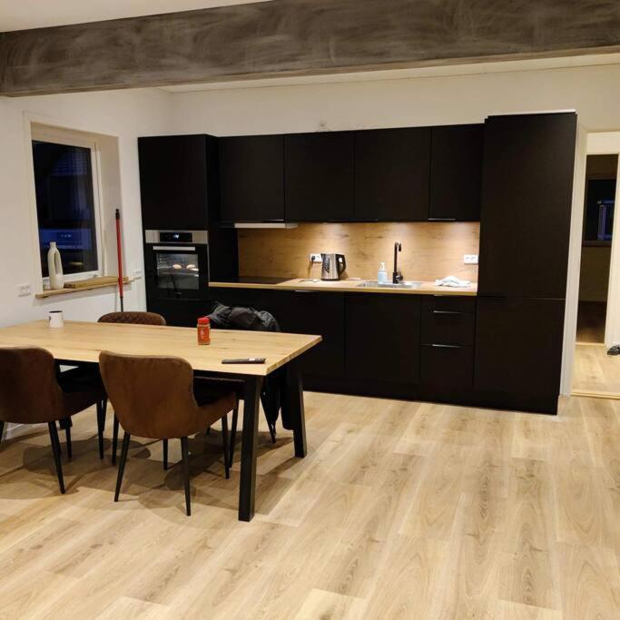 OyndarfjordurNew Flat With Hot Tub - No3公寓 外观 照片