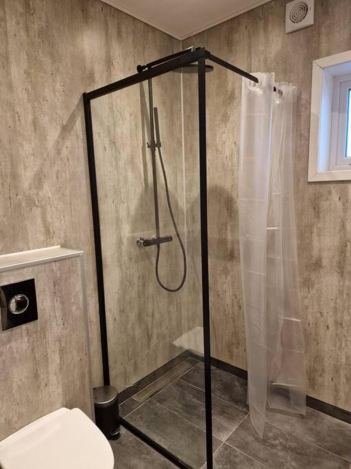 OyndarfjordurNew Flat With Hot Tub - No3公寓 外观 照片
